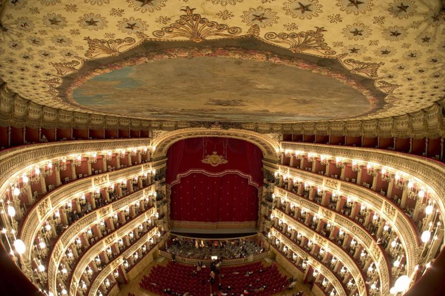 Luxury Style Naples